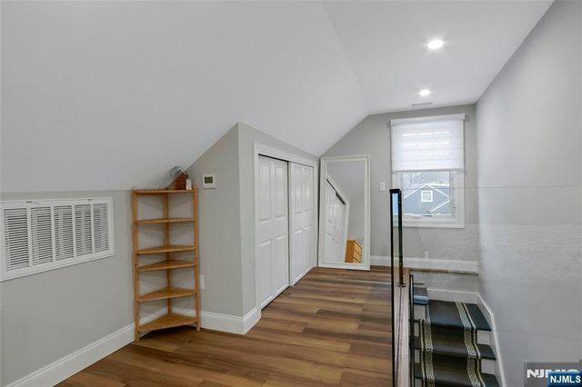 8 Edgewood Avenue, Wyckoff, NJ 07481