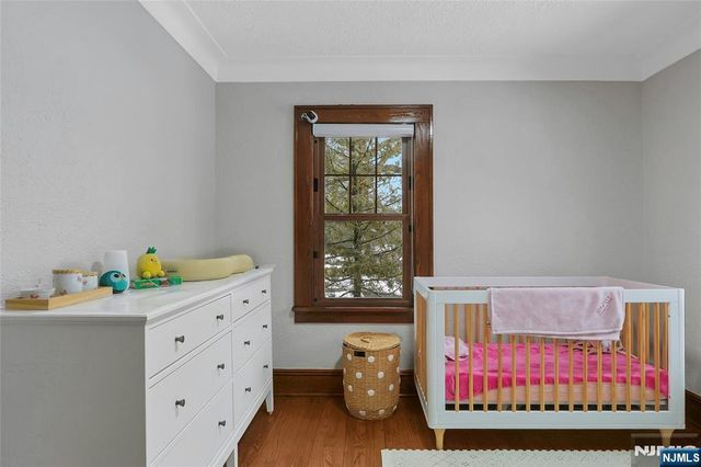 8 Edgewood Avenue, Wyckoff, NJ 07481