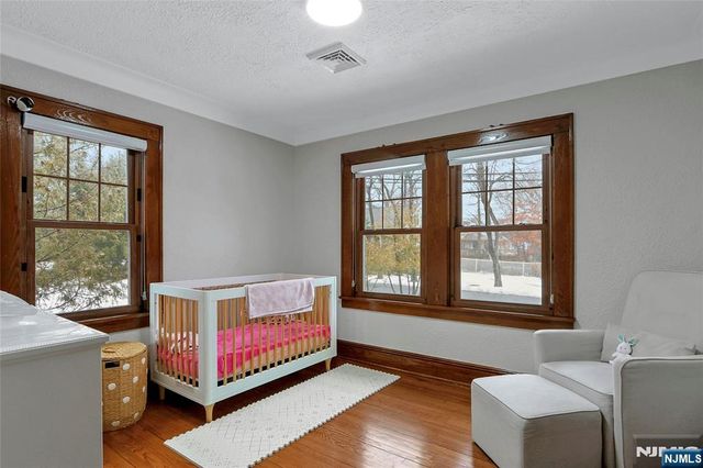 8 Edgewood Avenue, Wyckoff, NJ 07481