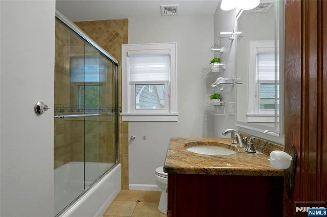 8 Edgewood Avenue, Wyckoff, NJ 07481