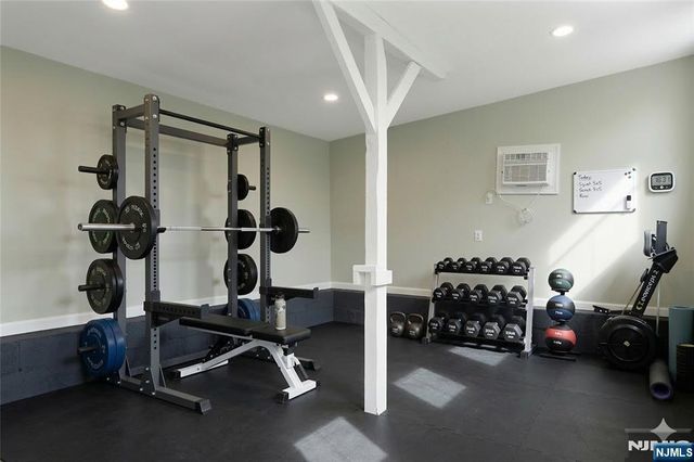 8 Edgewood Avenue, Wyckoff, NJ 07481