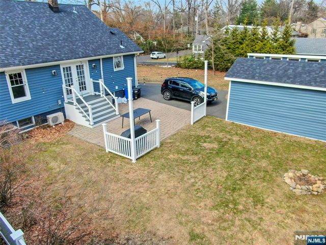 8 Edgewood Avenue, Wyckoff, NJ 07481