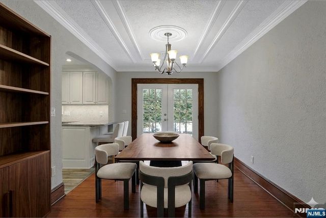 8 Edgewood Avenue, Wyckoff, NJ 07481