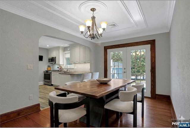 8 Edgewood Avenue, Wyckoff, NJ 07481