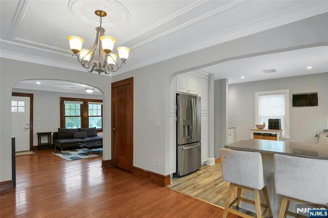 8 Edgewood Avenue, Wyckoff, NJ 07481