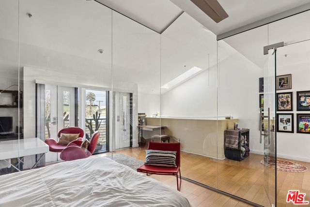 815 Hampton Drive 2, Venice, CA 90291