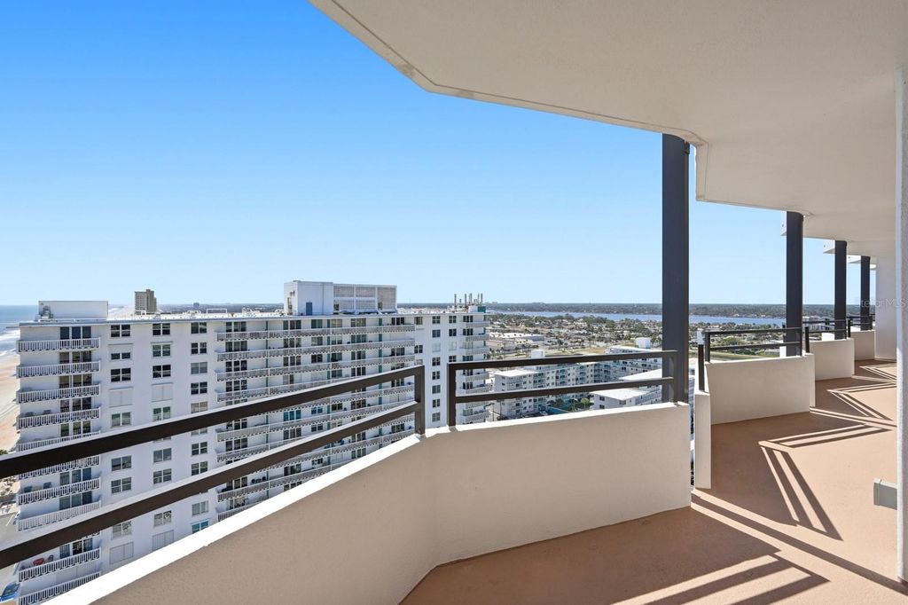 Image 24 of property listing at 2828 N ATLANTIC AVENUE 1704, Daytona Beach, FL 32118