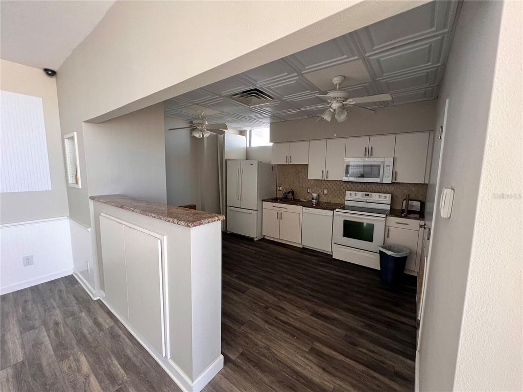 Image 30 of property listing at 2828 N ATLANTIC AVENUE 1704, Daytona Beach, FL 32118