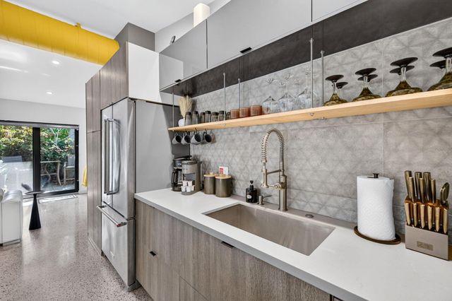 118 NE 16th Place, Fort Lauderdale, FL 33305
