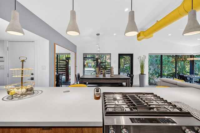 118 NE 16th Place, Fort Lauderdale, FL 33305