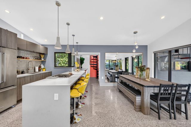 118 NE 16th Place, Fort Lauderdale, FL 33305