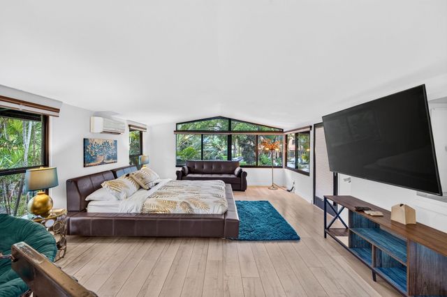 118 NE 16th Place, Fort Lauderdale, FL 33305