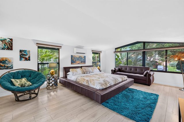118 NE 16th Place, Fort Lauderdale, FL 33305