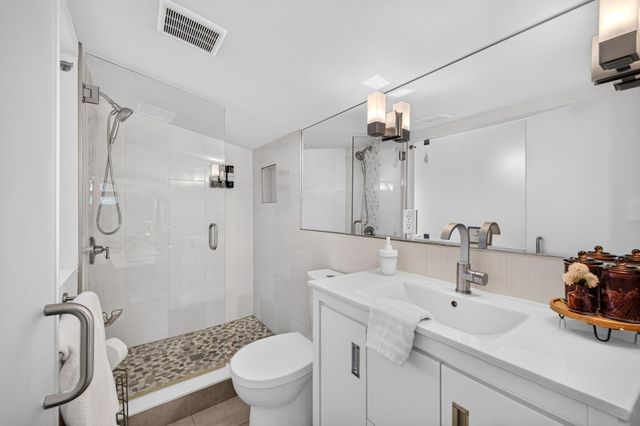 118 NE 16th Place, Fort Lauderdale, FL 33305