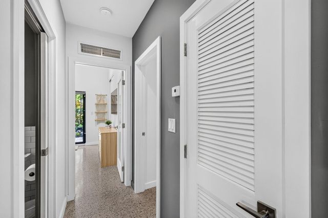 118 NE 16th Place, Fort Lauderdale, FL 33305