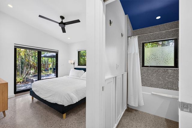 118 NE 16th Place, Fort Lauderdale, FL 33305