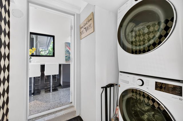 118 NE 16th Place, Fort Lauderdale, FL 33305