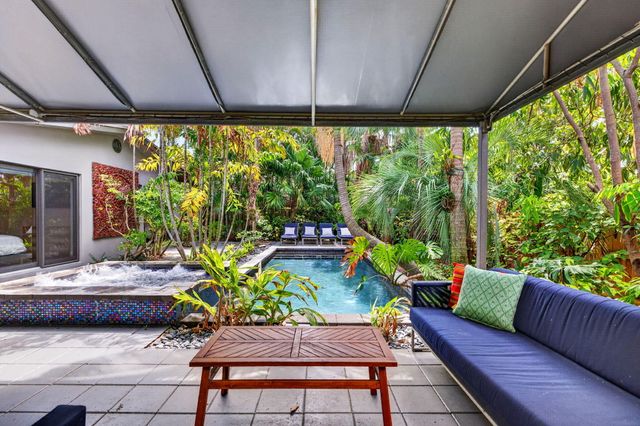 118 NE 16th Place, Fort Lauderdale, FL 33305