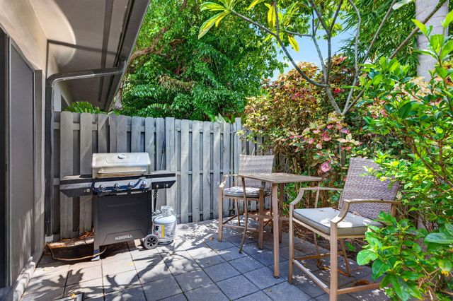 118 NE 16th Place, Fort Lauderdale, FL 33305
