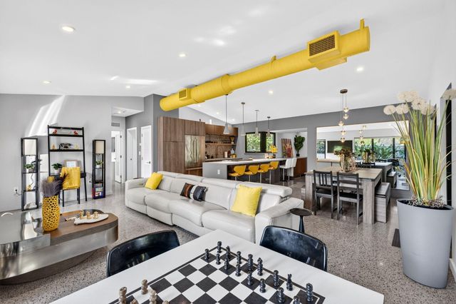 118 NE 16th Place, Fort Lauderdale, FL 33305