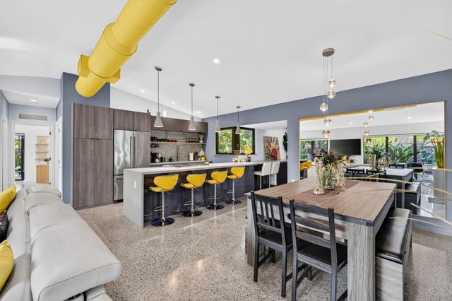 118 NE 16th Place, Fort Lauderdale, FL 33305