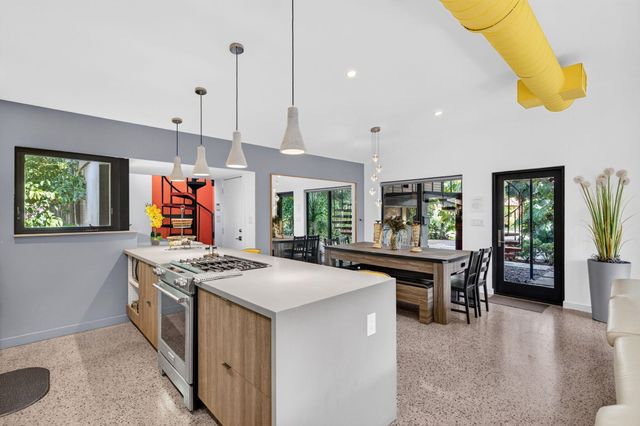 118 NE 16th Place, Fort Lauderdale, FL 33305