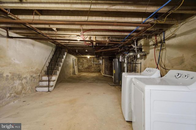 2041 CHURCH LN, Philadelphia, PA 19138