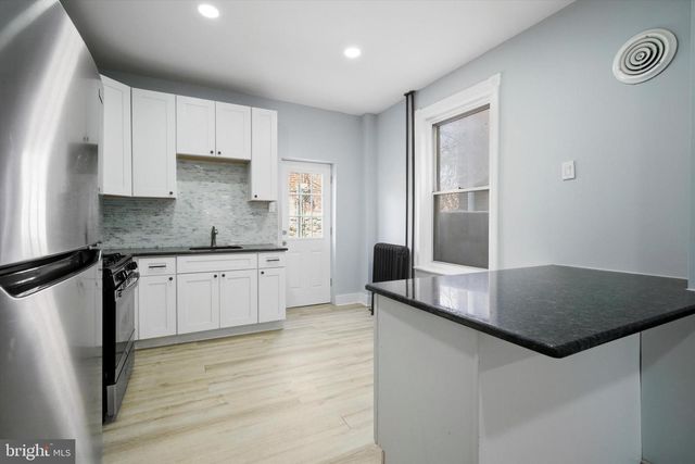 2041 CHURCH LN, Philadelphia, PA 19138