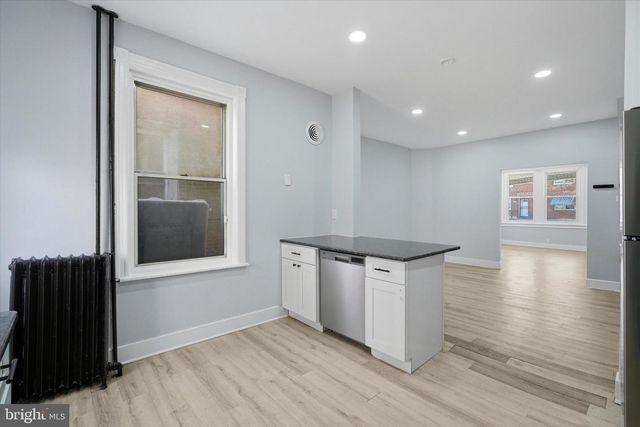 2041 CHURCH LN, Philadelphia, PA 19138