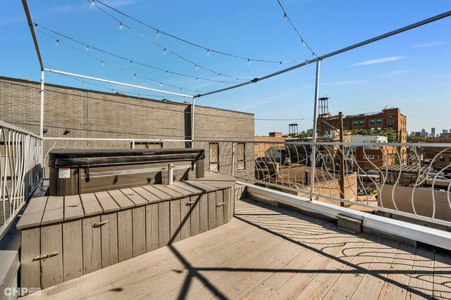 1424 W Grand Avenue 5, Chicago, IL 60642