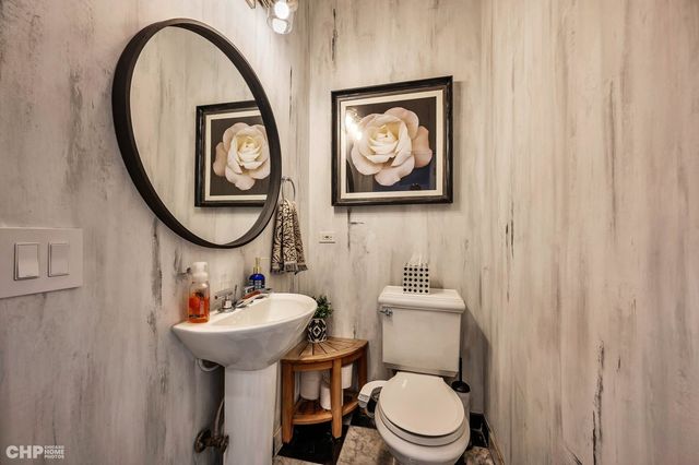 1424 W Grand Avenue 5, Chicago, IL 60642