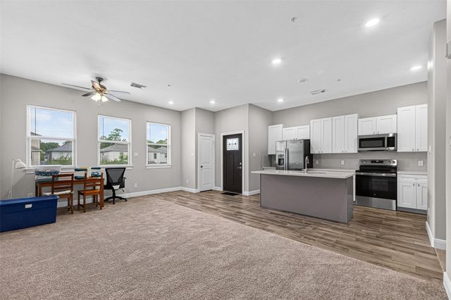 504 Nursery Road 1203, The Woodlands, TX 77380