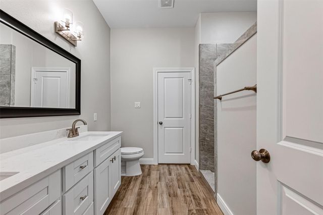 504 Nursery Road 1203, The Woodlands, TX 77380