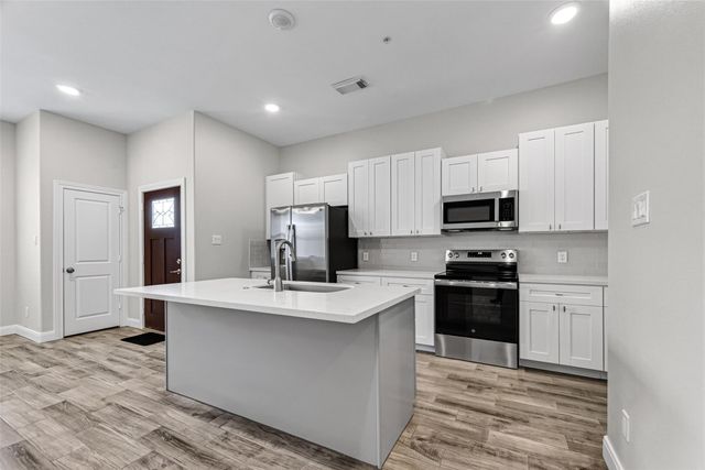 504 Nursery Road 1203, The Woodlands, TX 77380