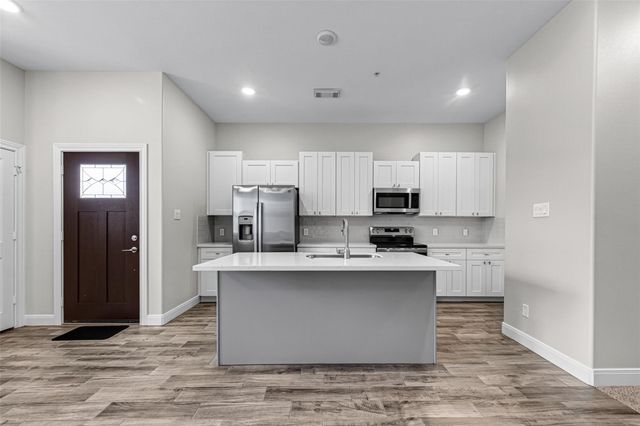 504 Nursery Road 1203, The Woodlands, TX 77380