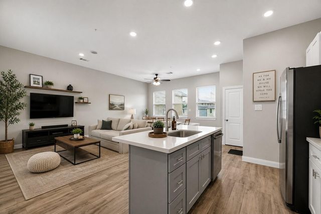 504 Nursery Road 1203, The Woodlands, TX 77380