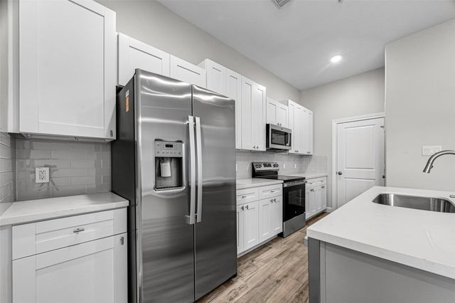 504 Nursery Road 1203, The Woodlands, TX 77380