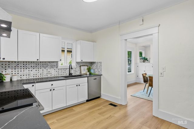 2612 W Woodlawn Ave, Boise, ID 83702
