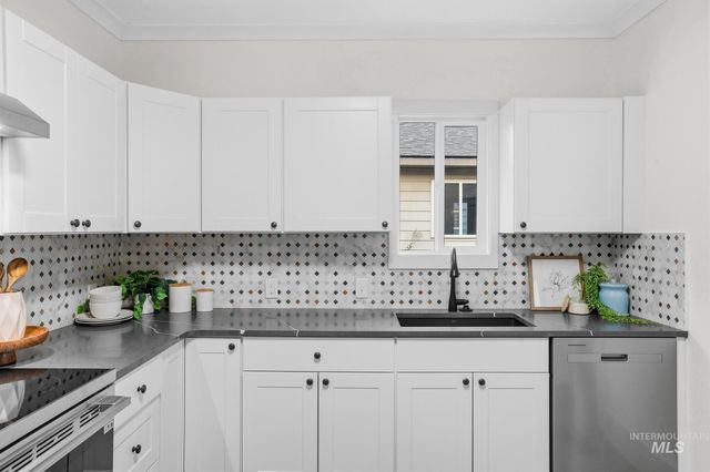 2612 W Woodlawn Ave, Boise, ID 83702