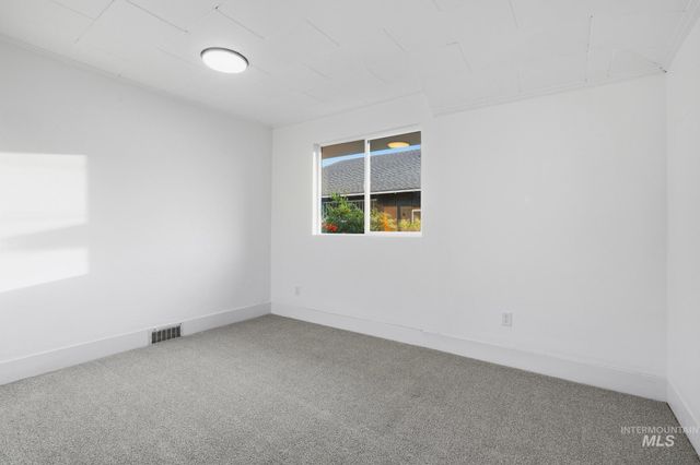2612 W Woodlawn Ave, Boise, ID 83702