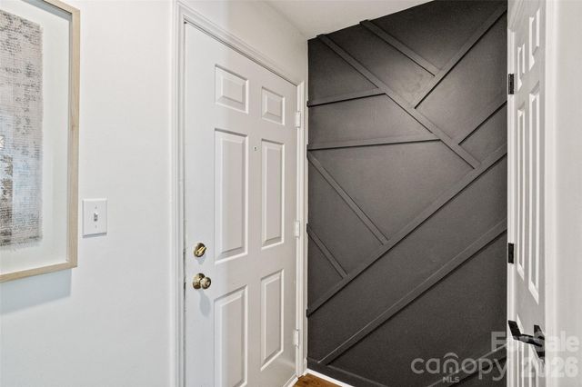3302 Selwyn Farms Lane 7, Charlotte, NC 28209
