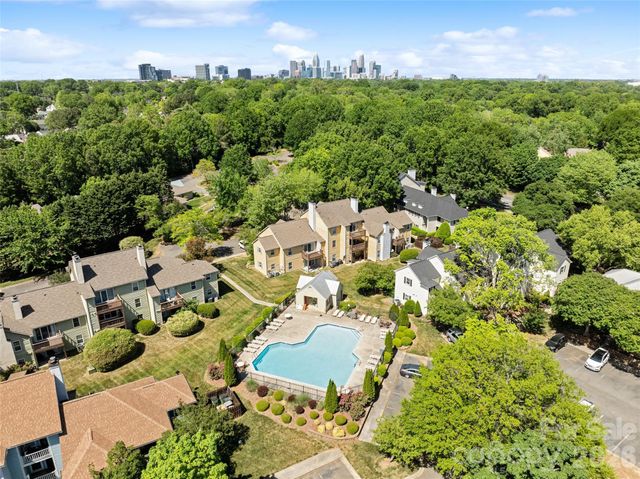 3302 Selwyn Farms Lane 7, Charlotte, NC 28209