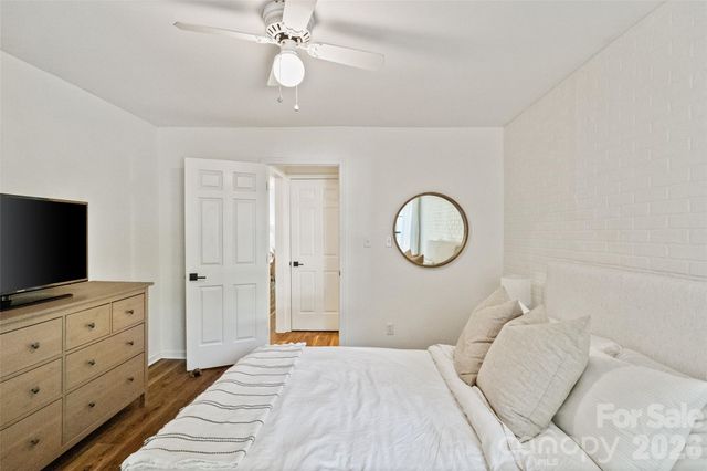 3302 Selwyn Farms Lane 7, Charlotte, NC 28209