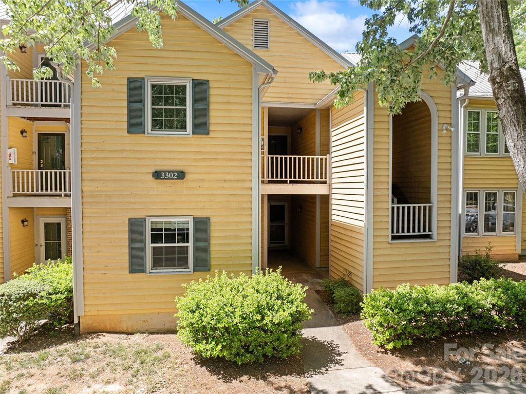 3302 Selwyn Farms Lane 7, Charlotte, NC 28209