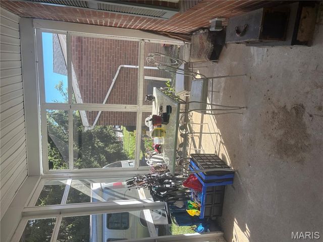 1545 Moore Place, University City, MO 63130