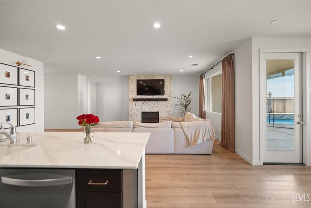 14964 Pams Way, Bakersfield, CA 93314