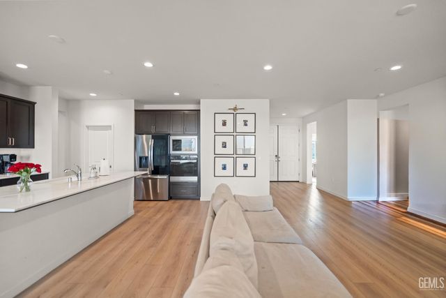 14964 Pams Way, Bakersfield, CA 93314