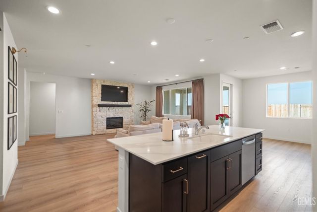 14964 Pams Way, Bakersfield, CA 93314