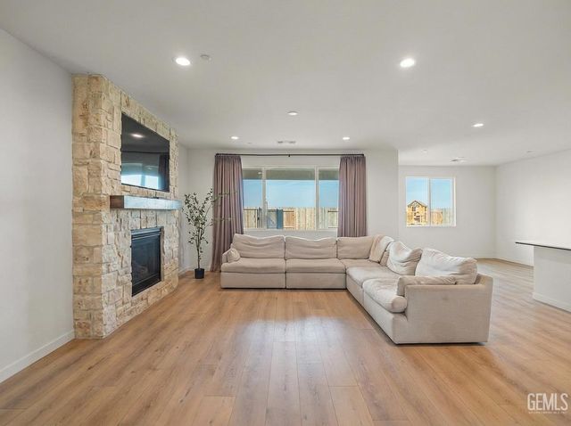 14964 Pams Way, Bakersfield, CA 93314