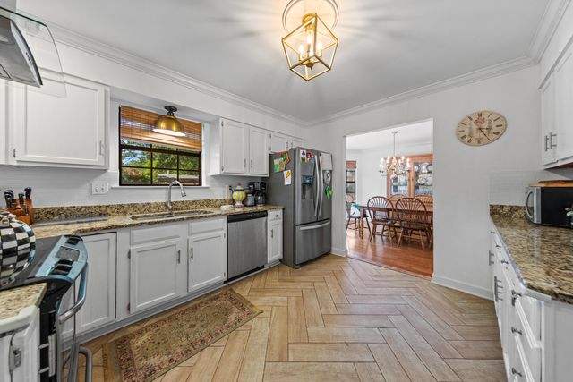 207 Oakwood Circle, Niceville, FL 32578